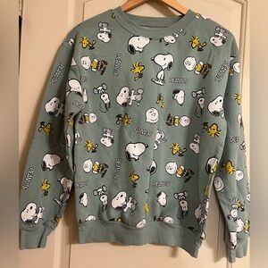 Green peanuts/snoopy sweater